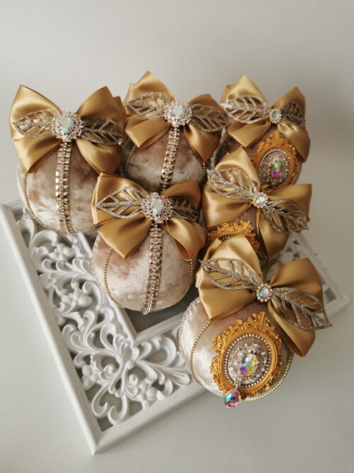Gold  Christmas baubles - Image 4