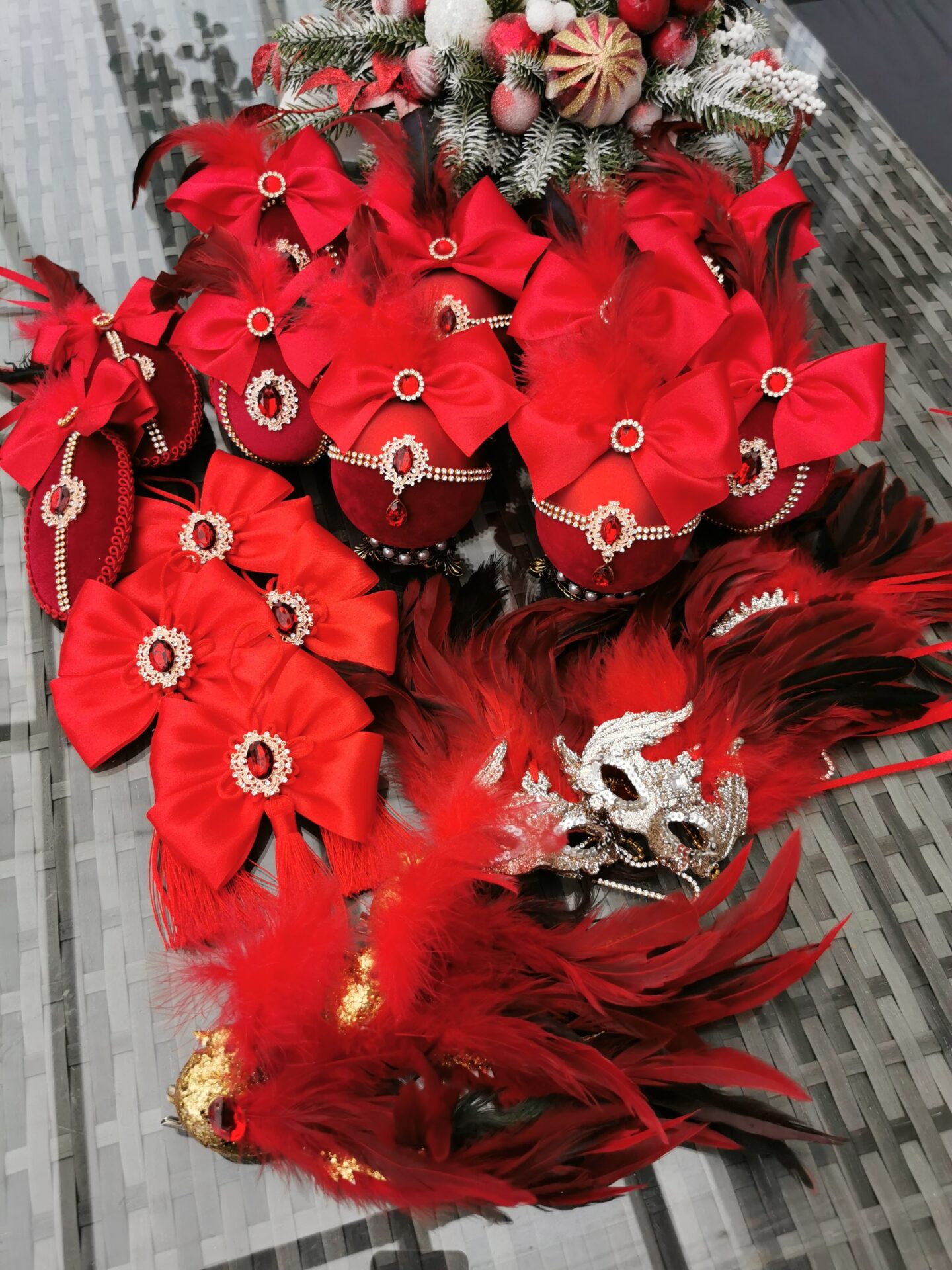Elegant Victorian style Christmas ornaments - Image 9