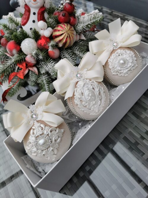 Christmas balls set/light coffee