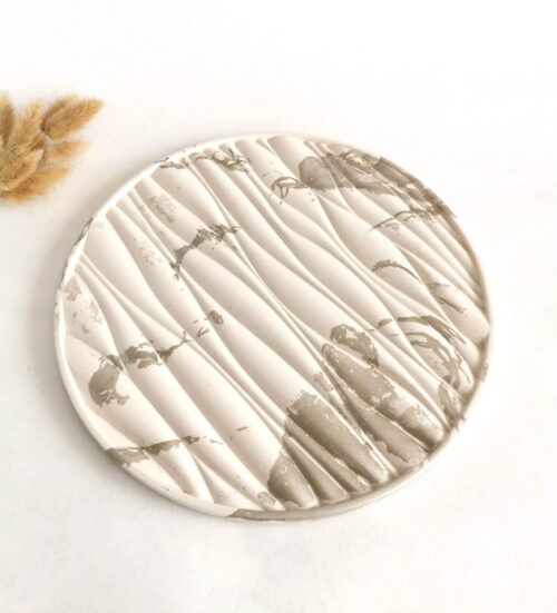 Large round tray