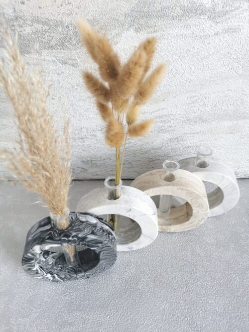 Round vase