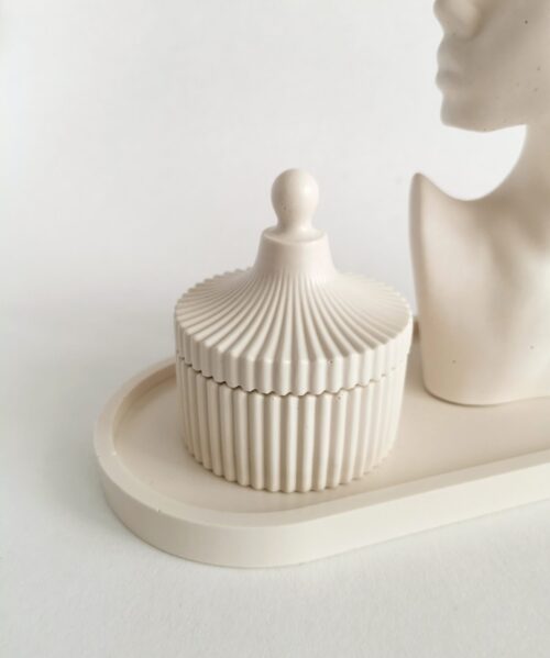 Carousel jar