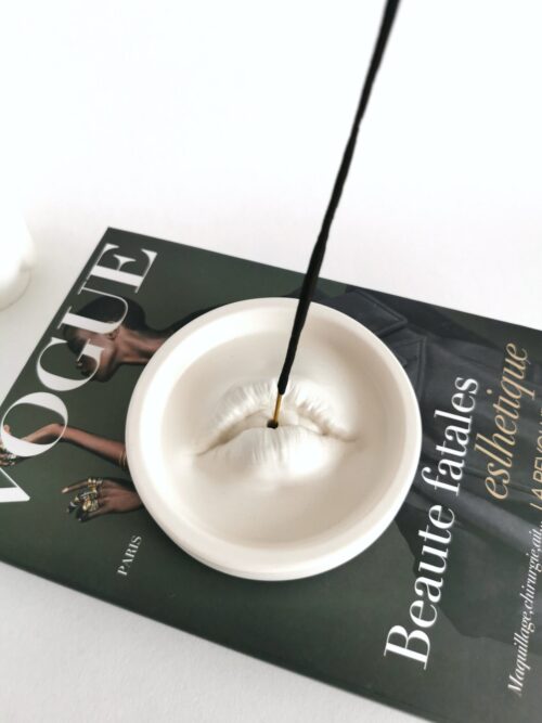 Lip incense holder