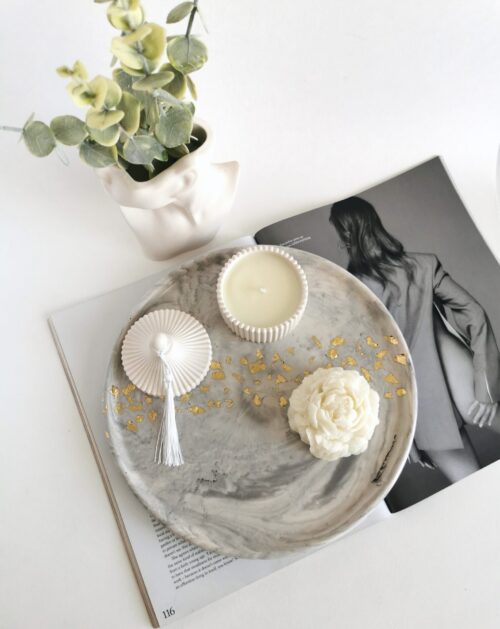 Large round tray