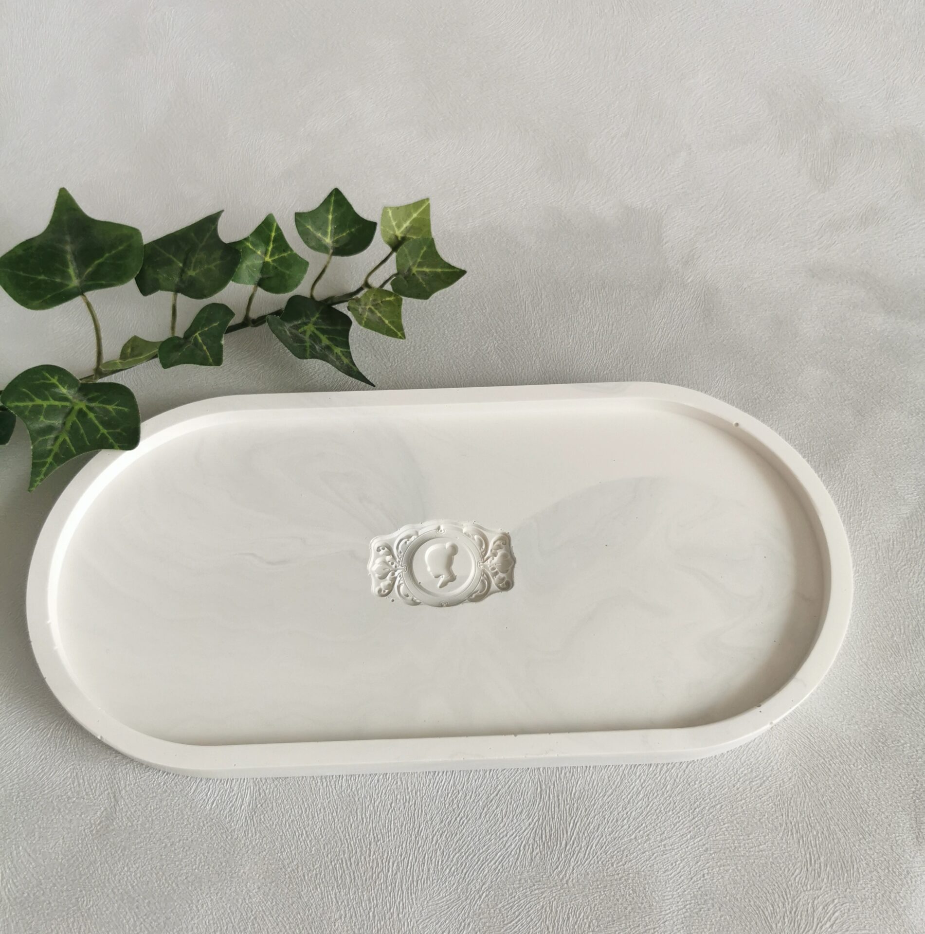 Camellia oval tray - Image 2
