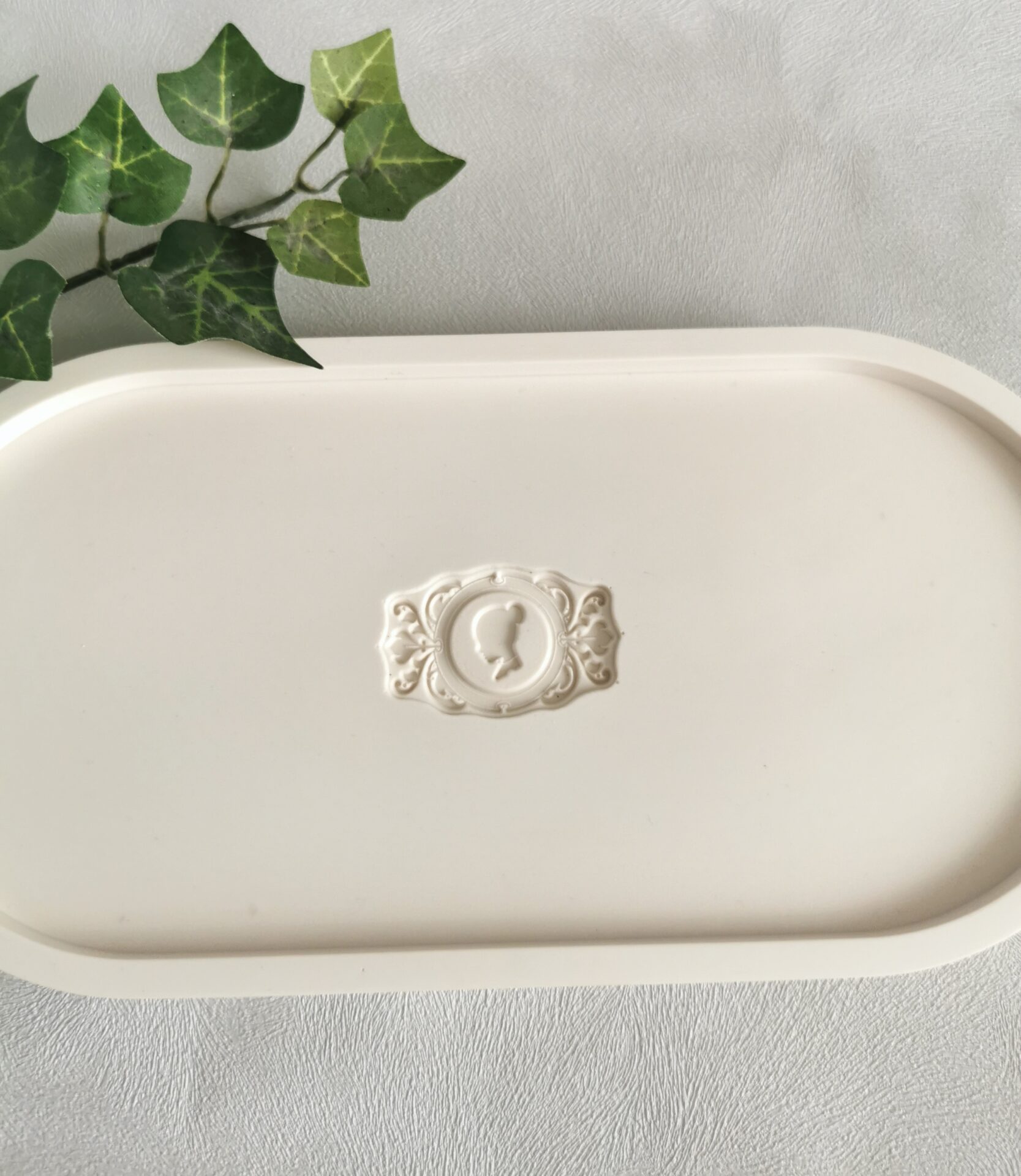 Camellia oval tray - Image 5