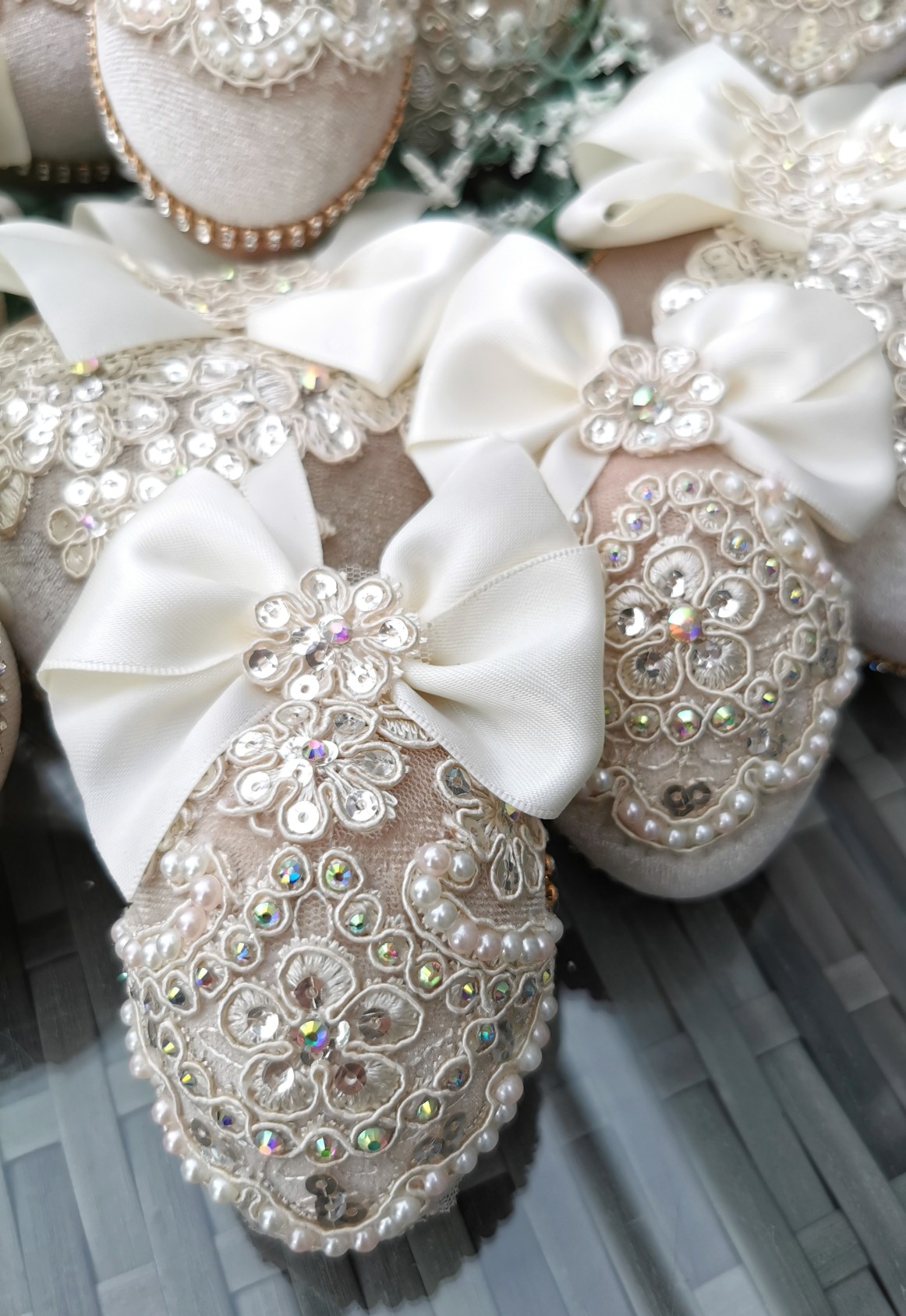 Beige Christmas ornaments set - Image 2