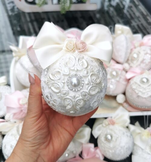White / pink Christmas ornaments set - Image 10