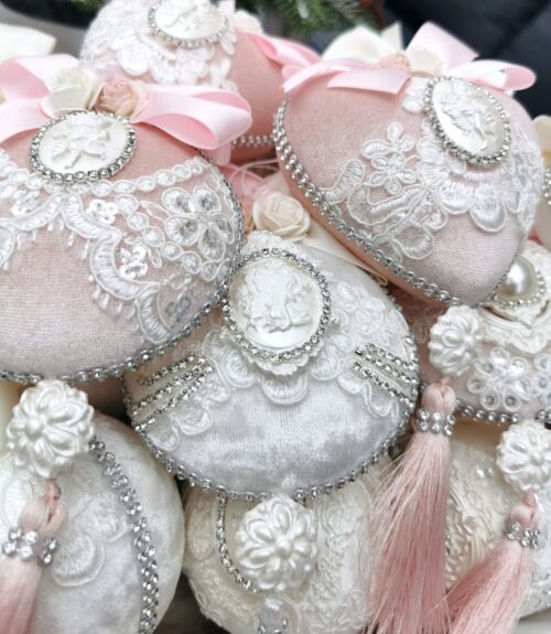 White / pink Christmas ornaments set - Image 2
