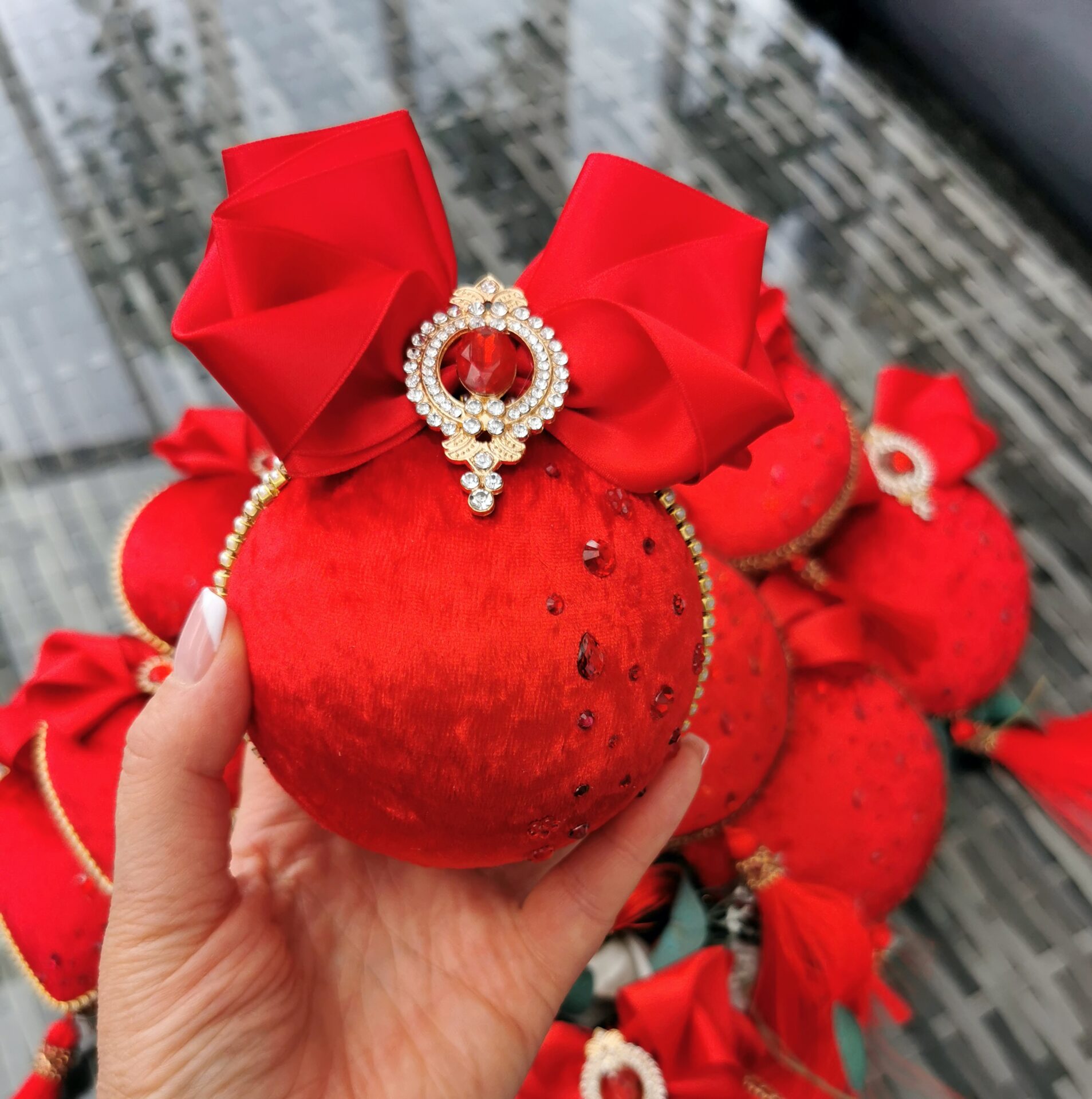 Red Christmas ornaments set - Image 7