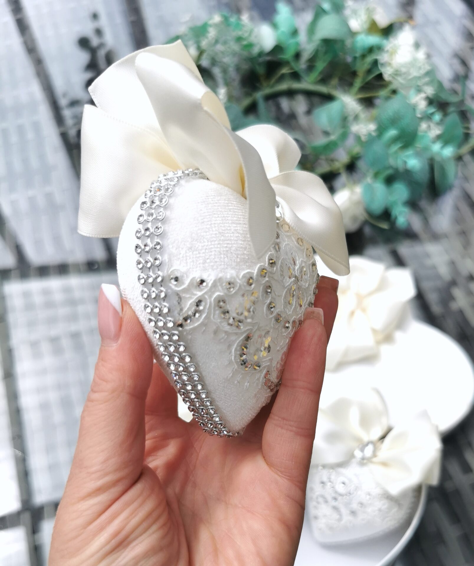 White heart Xmas ornaments set - Image 3