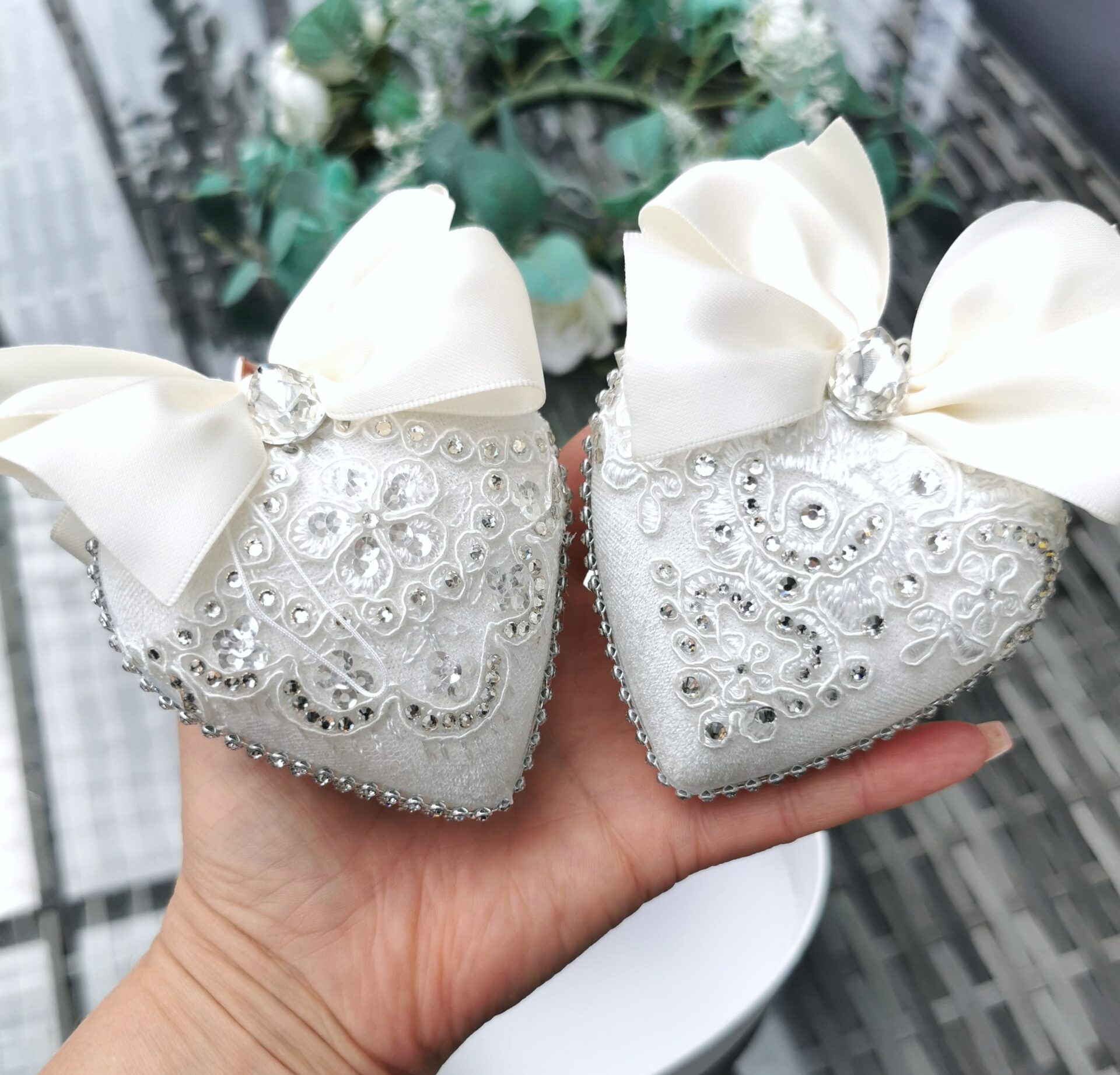 White heart Xmas ornaments set