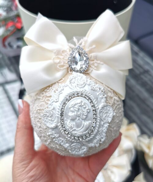 Cream Christmas ornaments set