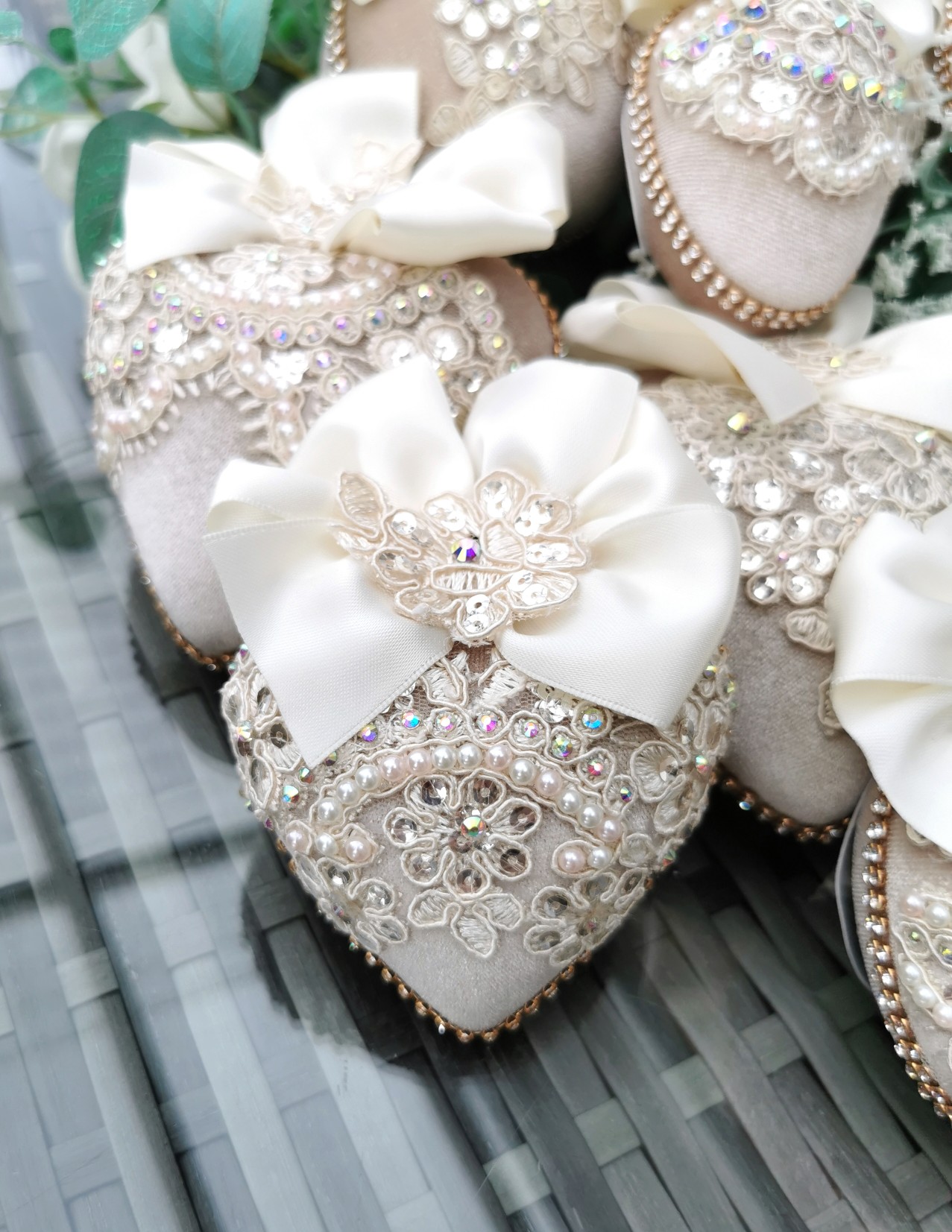 Beige Christmas ornaments set