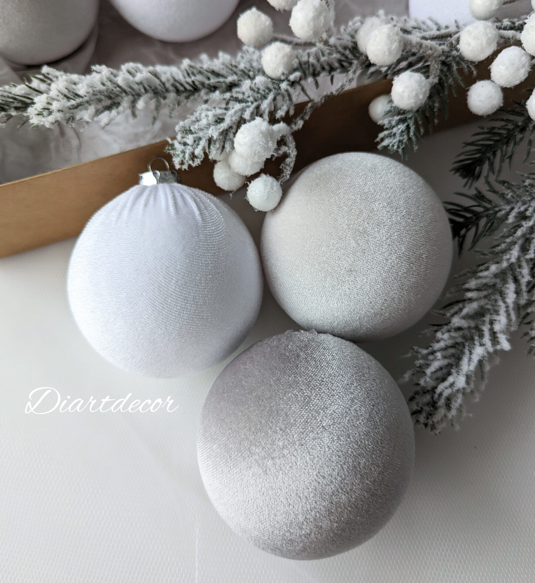 Christmas tree baubles mix -light grey/white/grey - Image 2