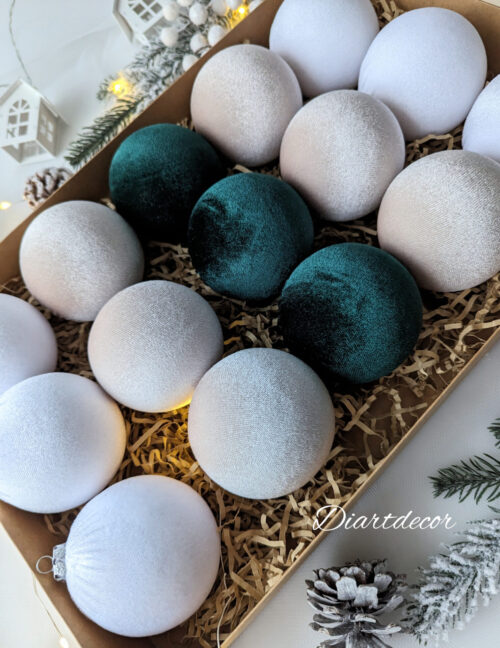 Christmas tree ornaments mix- white/vanilla/emerald - Image 4