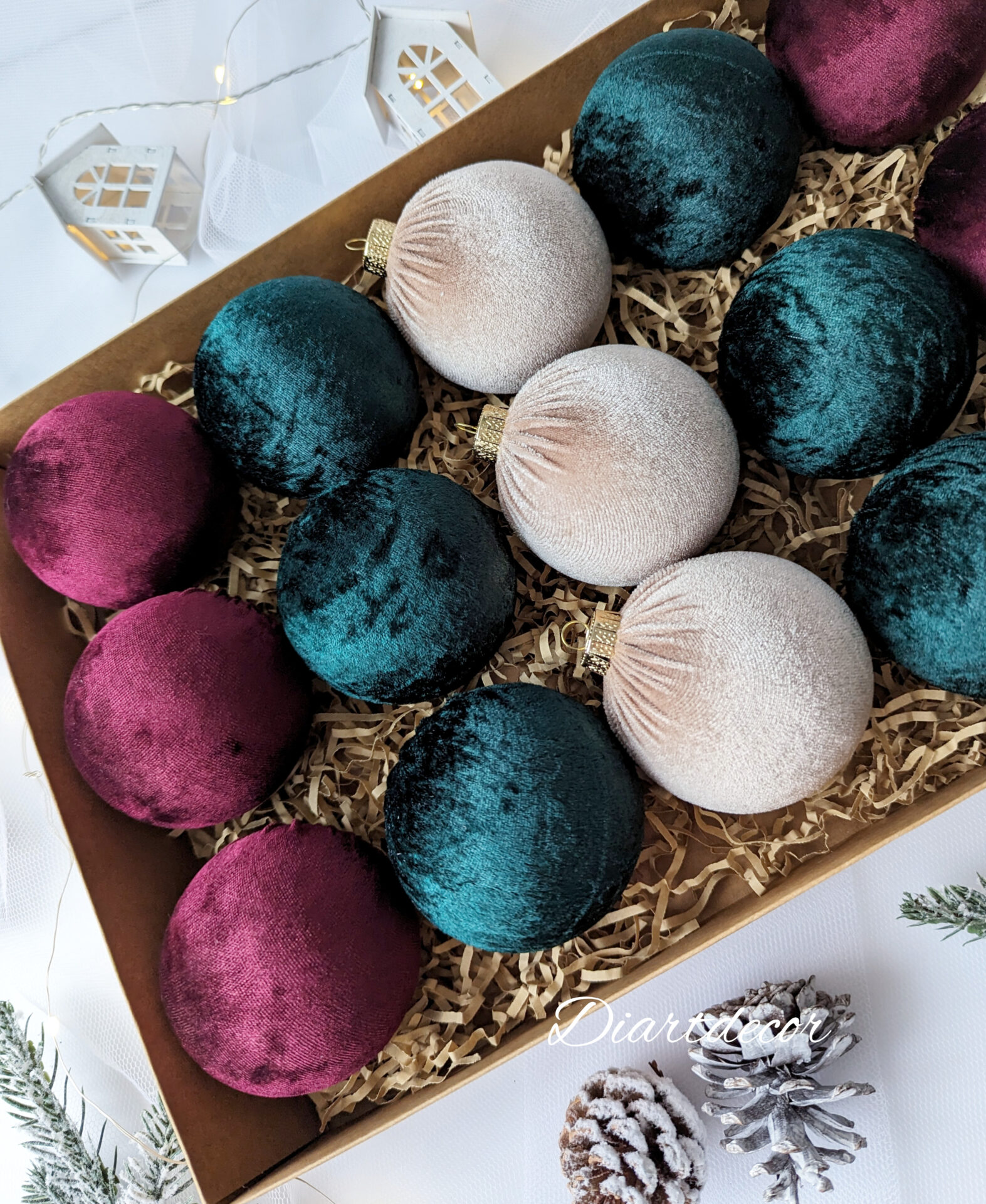 Christmas Ornaments Mix | Wine, Beige, Emerald – 15 Units Set - Image 2