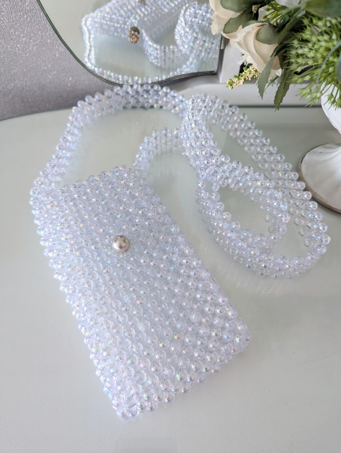 White beaded bag for phone - Image 2
