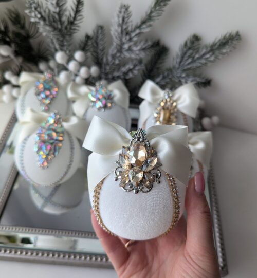 White Christmas baubles - Image 2