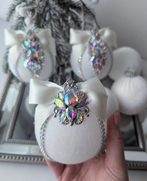 White Christmas baubles - Image 3