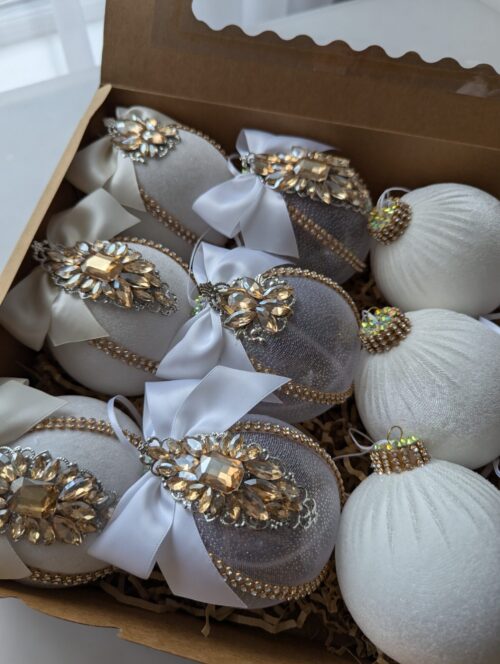 White Christmas baubles - Image 13