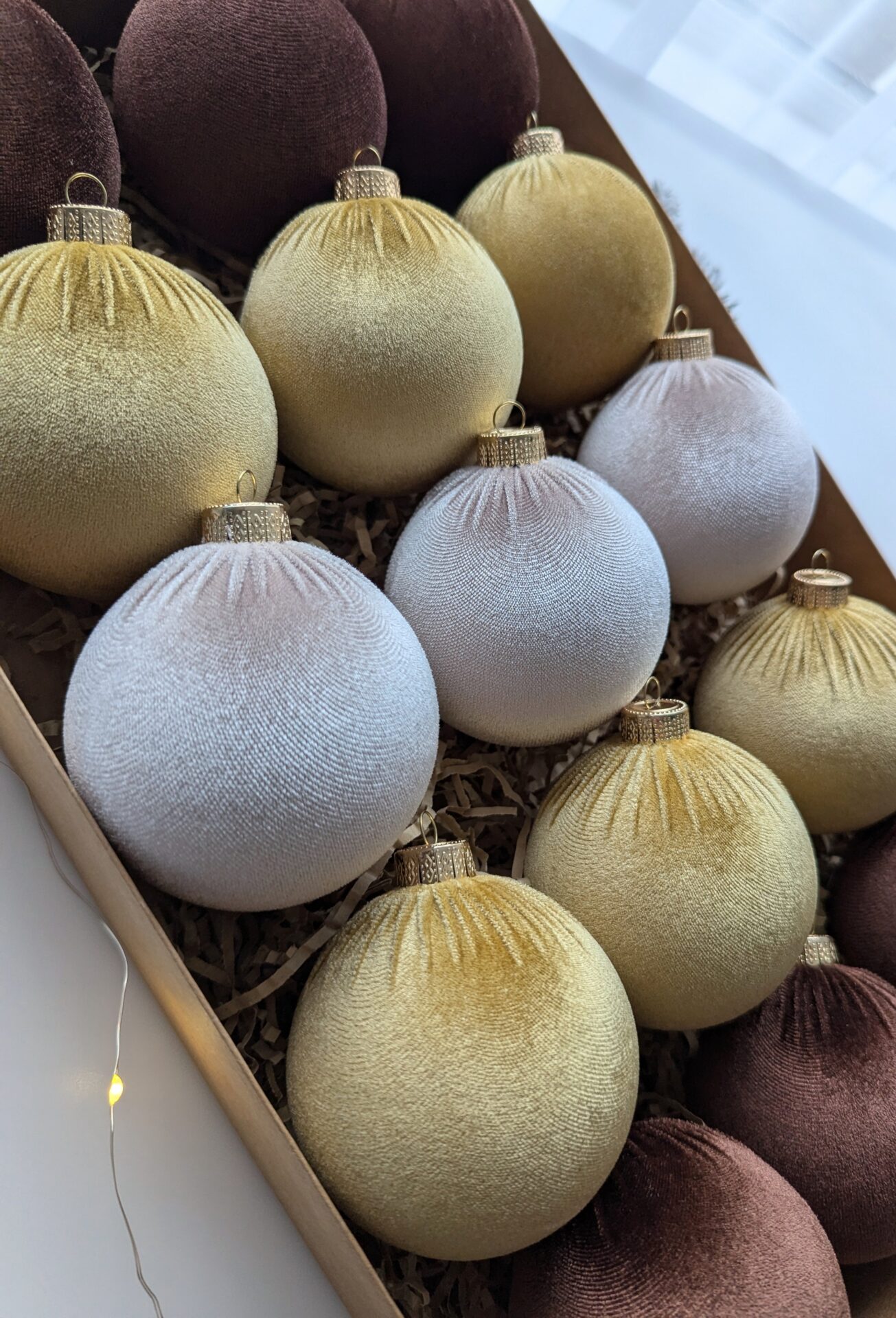 Christmas tree ornaments mix- brown/ cream/ custard - Image 3
