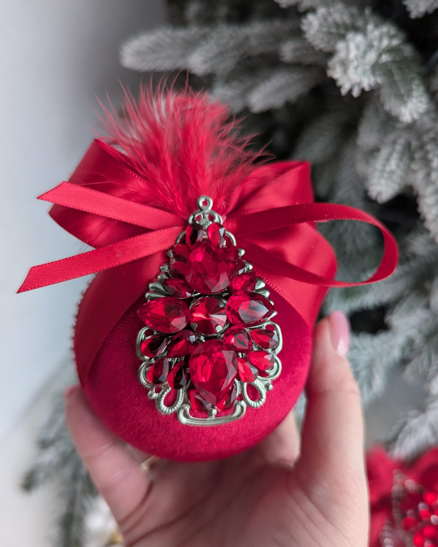 Red Christmas baubles - Image 8