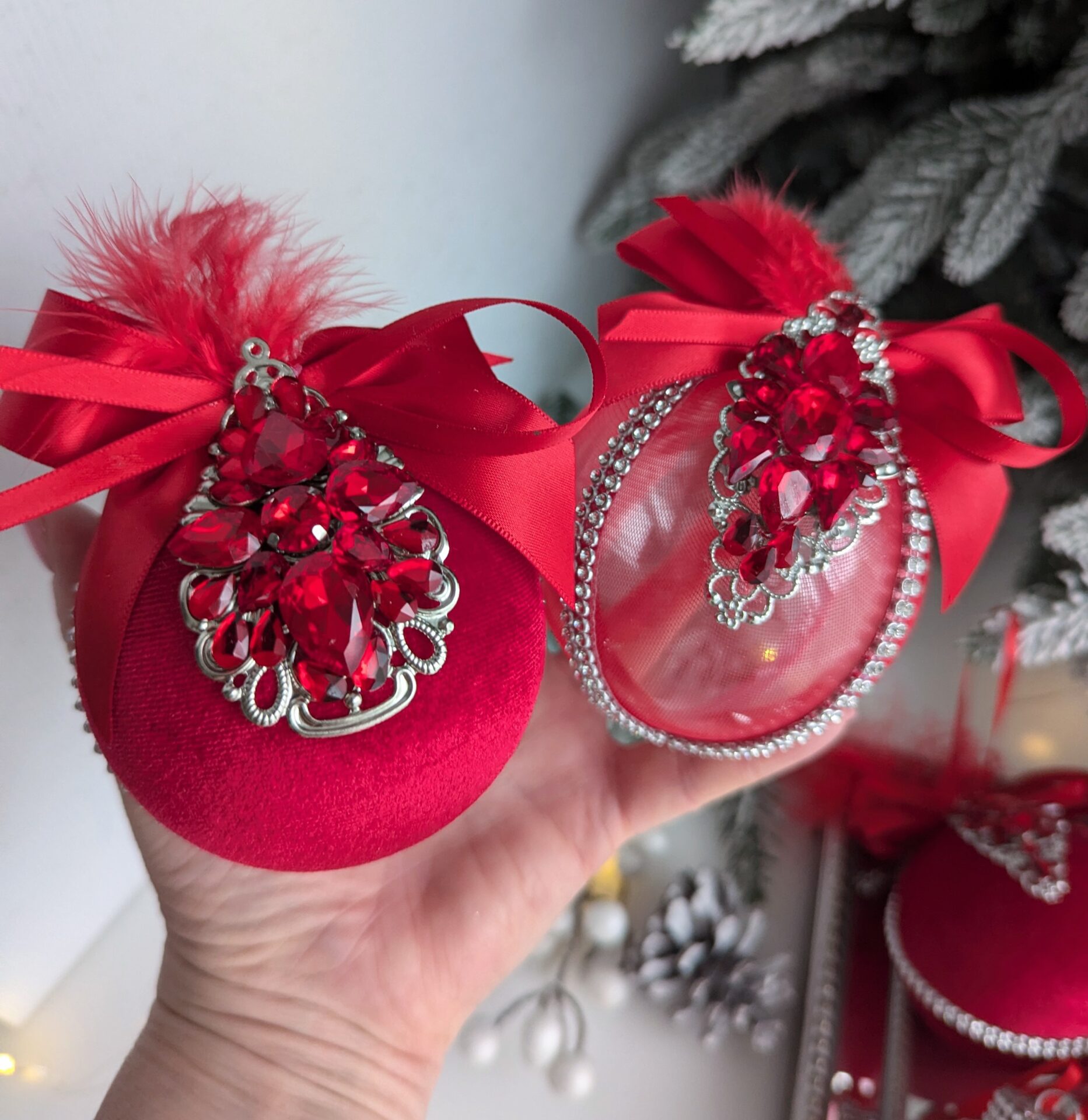 Red Christmas baubles - Image 9